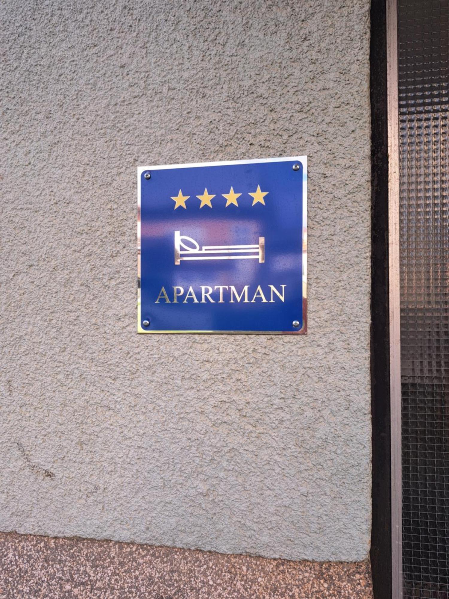 Apartman Josip Gospić Eksteriør billede